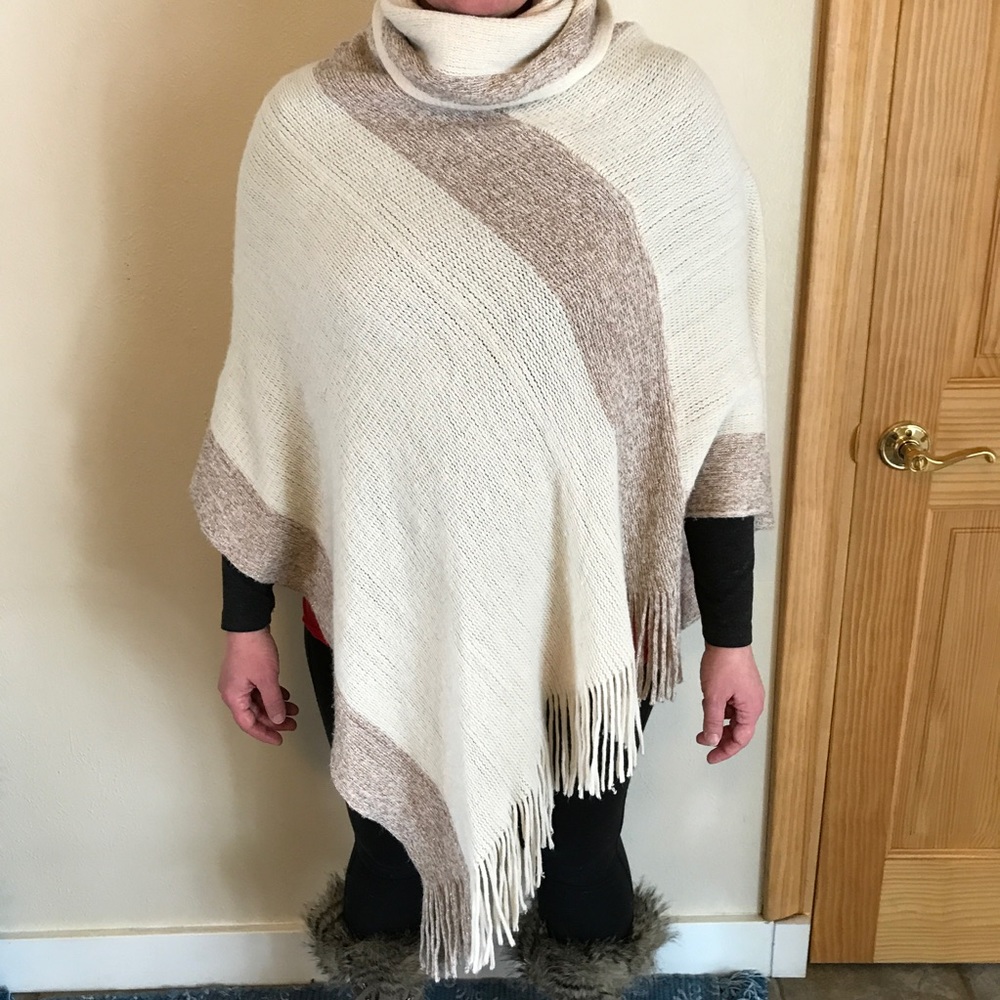 Anthropologie poncho - Picture 5 of 5